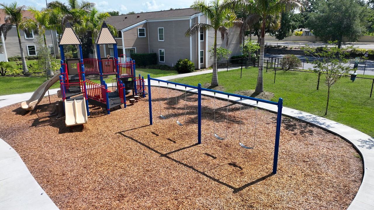 Woodlake Villas - Photo 3 of 49