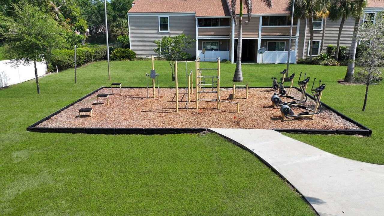 Woodlake Villas - Photo 4 of 49