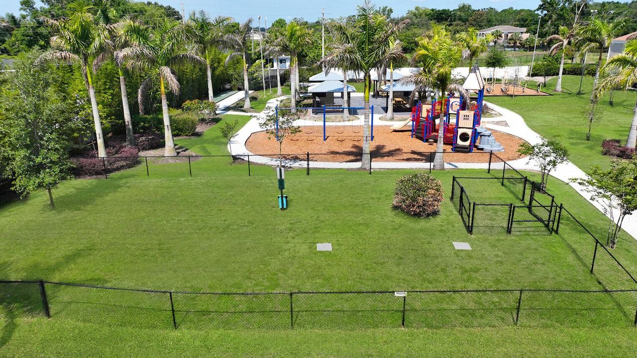 Woodlake Villas - Photo 5 of 49