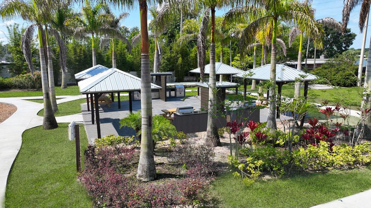 Woodlake Villas - Photo 7 of 49