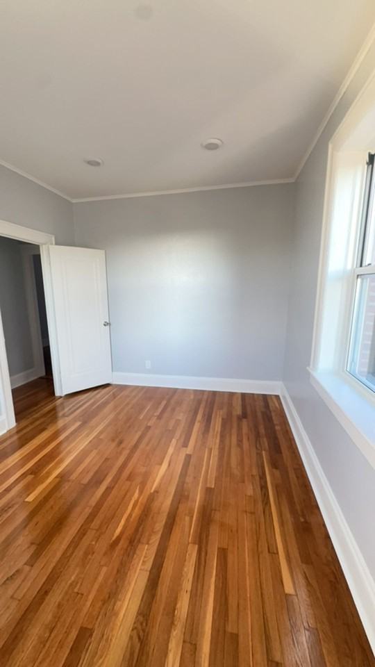 Hudson Crest - Cliffside Park - Photo 4 of 17