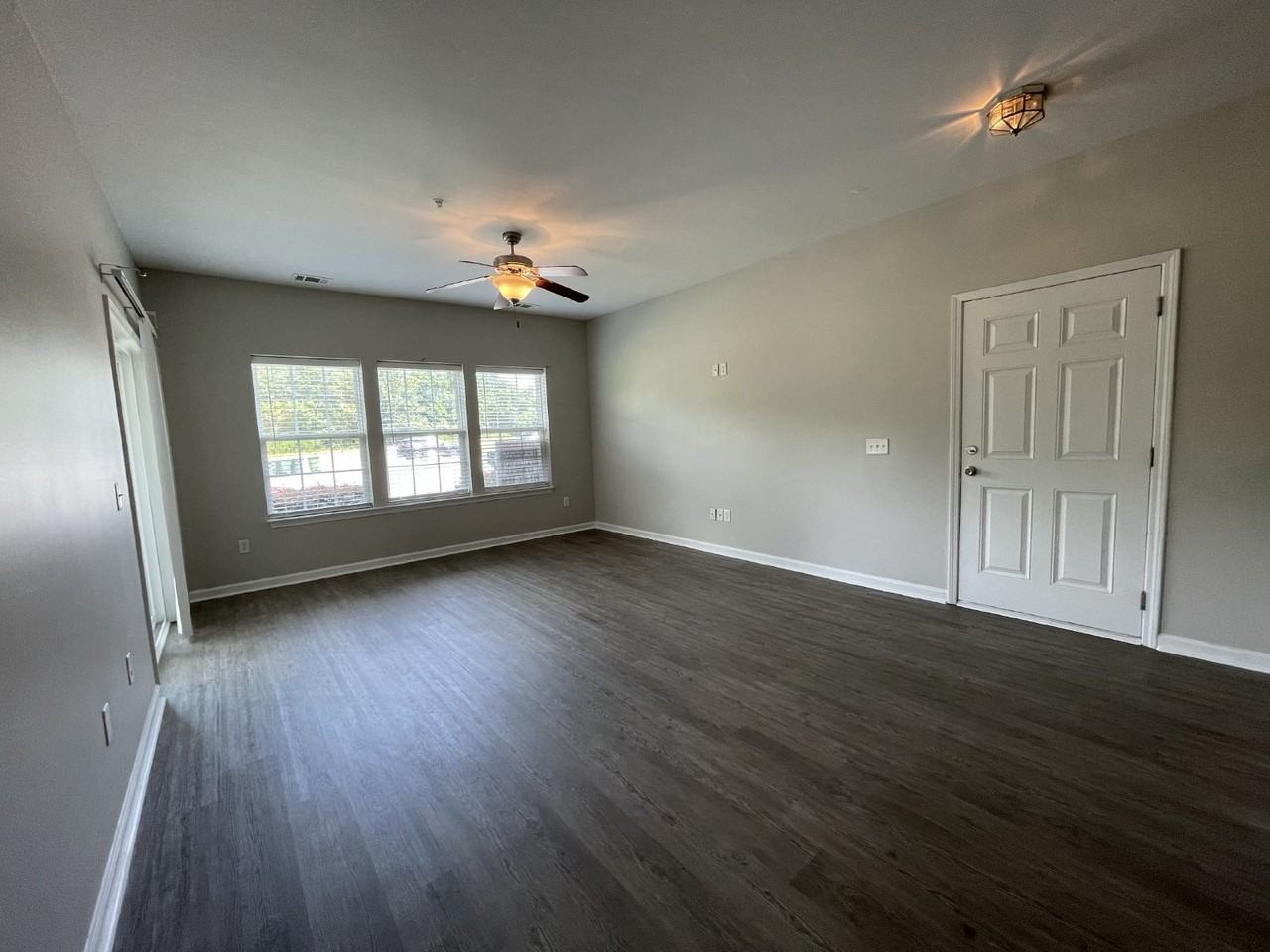 400 Telfair Dr - Photo 4 of 25