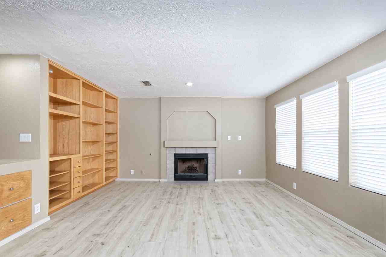 6900 Poppy Place Northwest - Photo 5 of 22