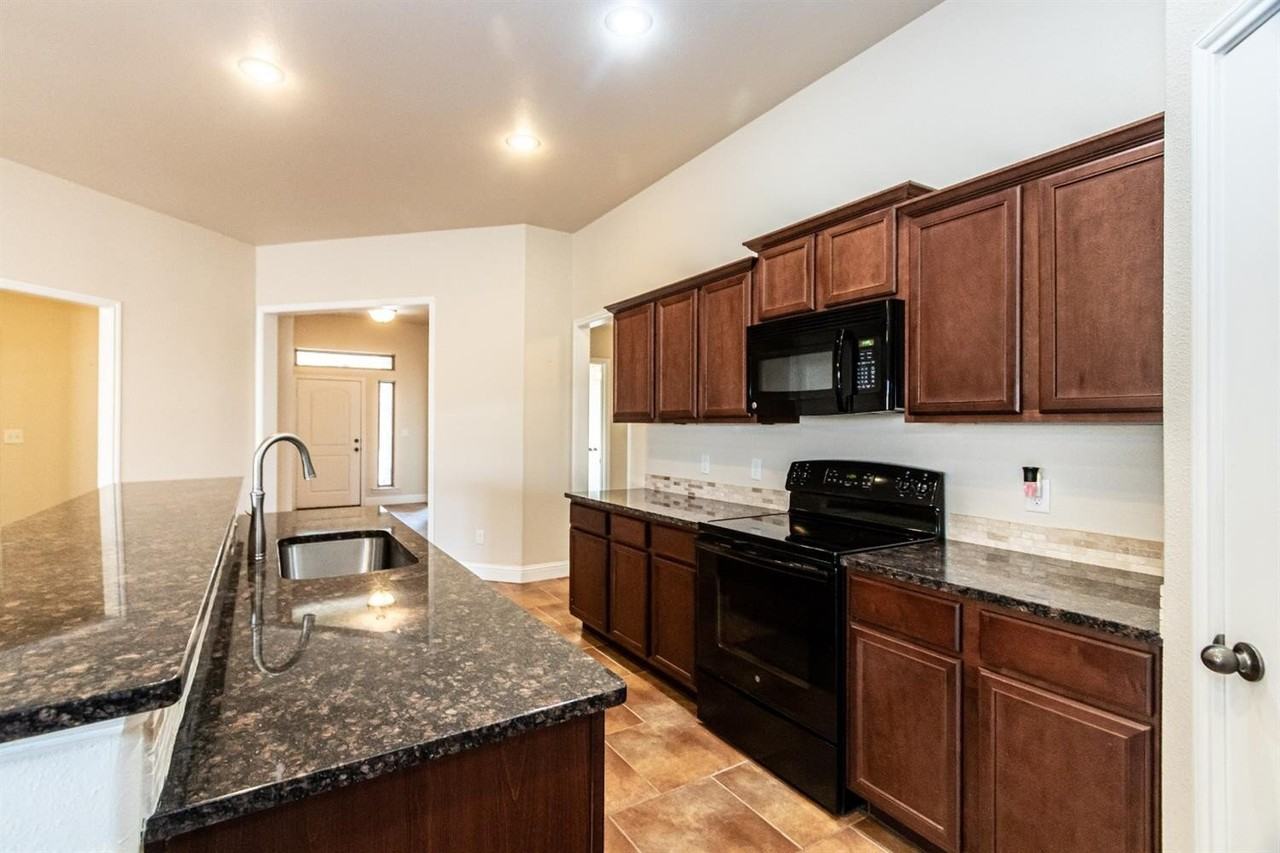 9706 Ridgely Ave - Photo 2 of 36