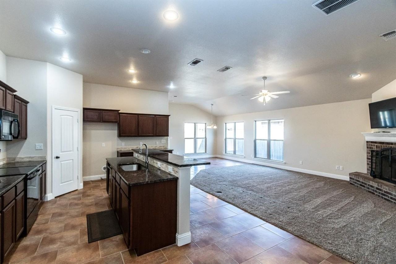 9706 Ridgely Ave - Photo 6 of 36