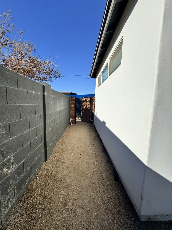 2132 W Virginia Ave #REAR - Photo 2 of 19