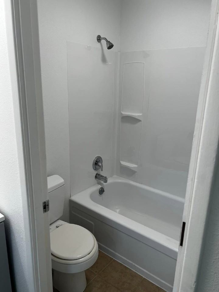 220 N 8th St - Photo 3 of 5