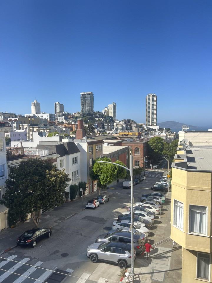 1085 Clay St - Photo 2 of 25