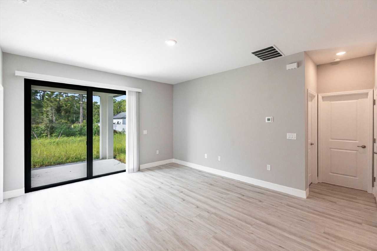 3307 55th St W - Photo 5 of 40