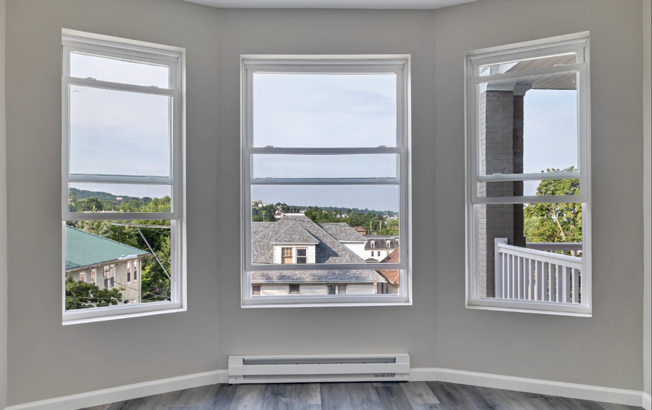 1513 Vine Street - Photo 5 of 19