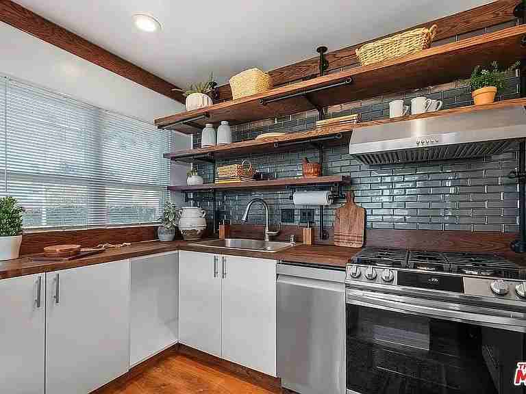 9300 S 10th Ave #NA - Photo 5 of 16