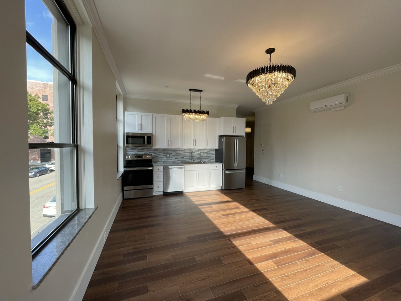 147 W Gray St #208 - Photo 2 of 32