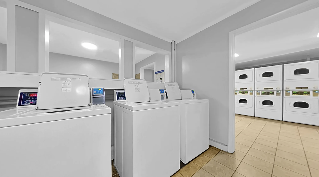 2220 Sw 34th St #11 - Photo 5 of 13