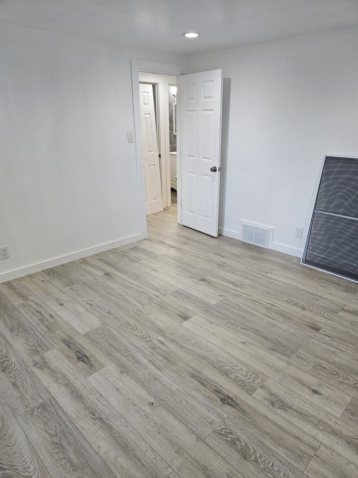 4355 Coleridge St #1stFL - Photo 6 of 16