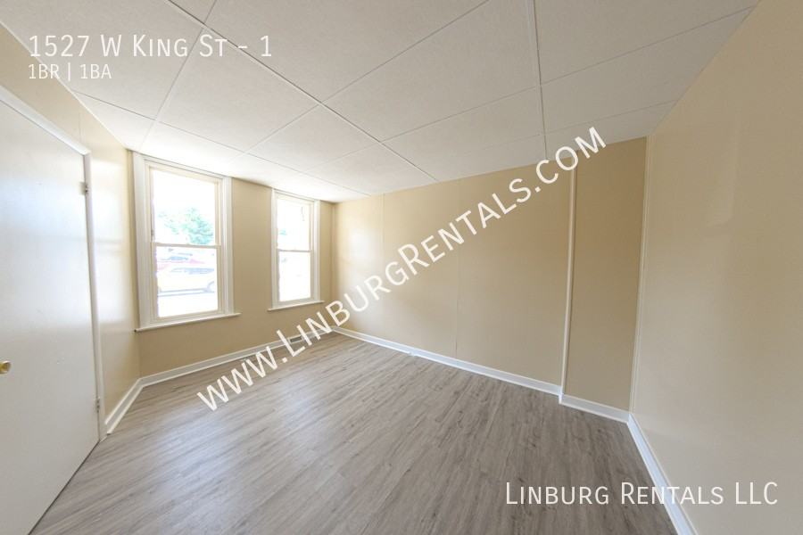 1527 West King Street #1 - Photo 3 of 6