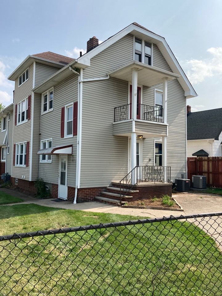 4402 Woodway Ave - Photo 2 of 11