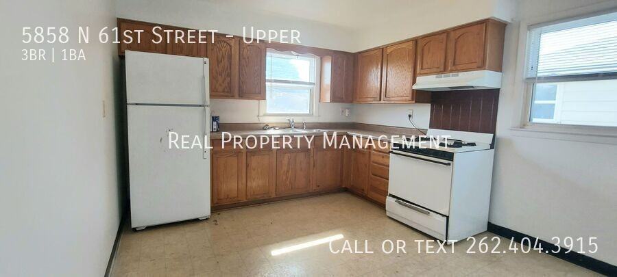 5858 N 61st St - Photo 3 of 17