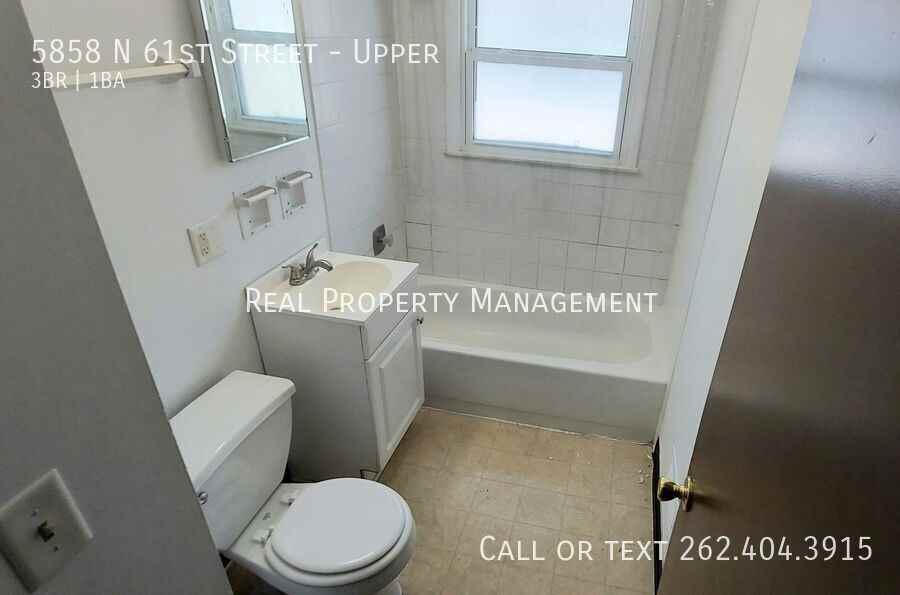 5858 N 61st St - Photo 7 of 17