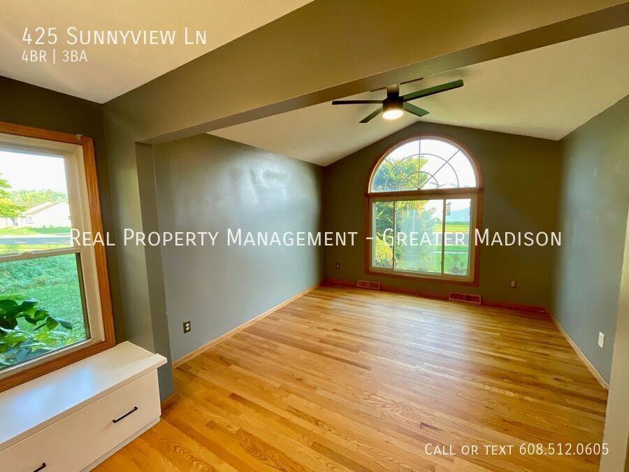 425 Sunnyview Ln - Photo 2 of 32