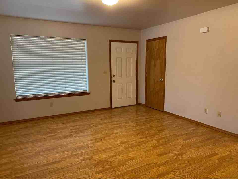 624 Sw 2nd St #624 - Photo 2 of 9