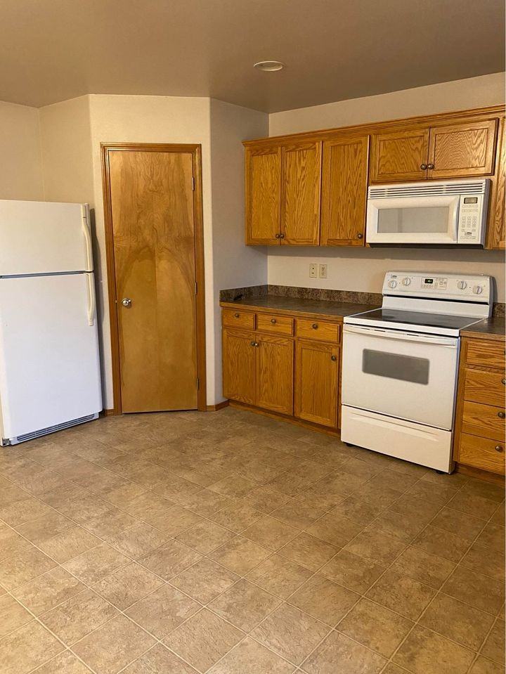 624 Sw 2nd St #624 - Photo 5 of 9