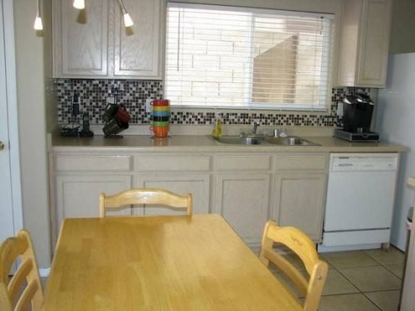 12419 Fountain Hill Lane Northeast #NA - Photo 5 of 17