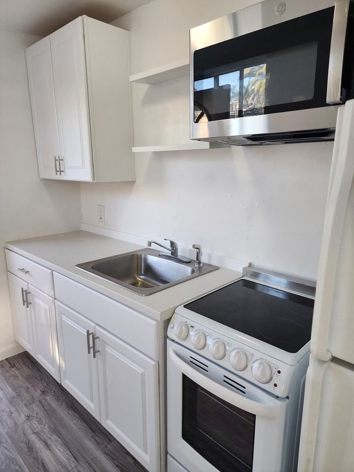 6116 Brooklyn Ave #NA - Photo 4 of 10