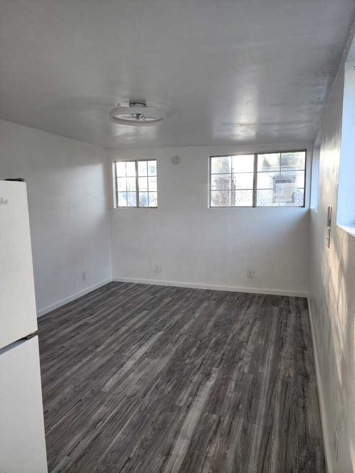 6116 Brooklyn Ave #NA - Photo 5 of 10