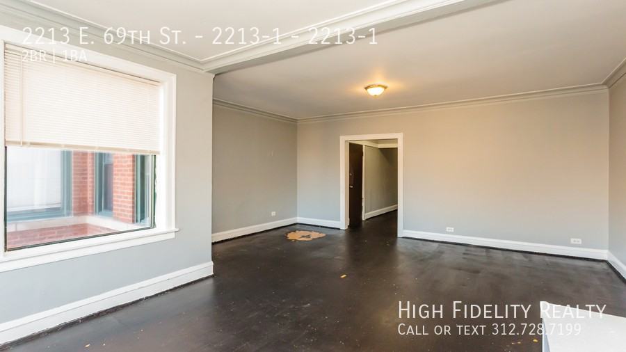 2213 E 69th St #2213-1 - Photo 3 of 10