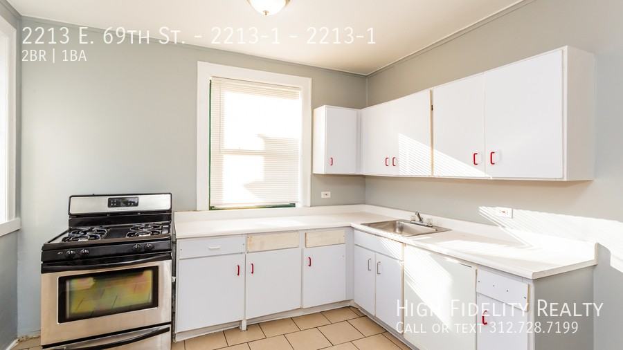 2213 E 69th St #2213-1 - Photo 5 of 10