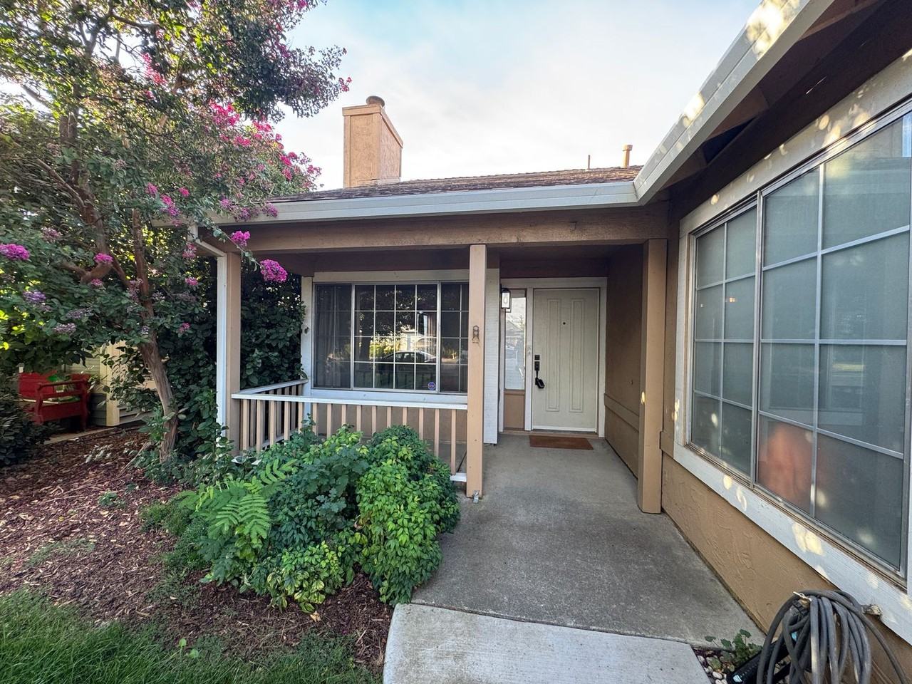 1348 E Gum Ave - Photo 2 of 22