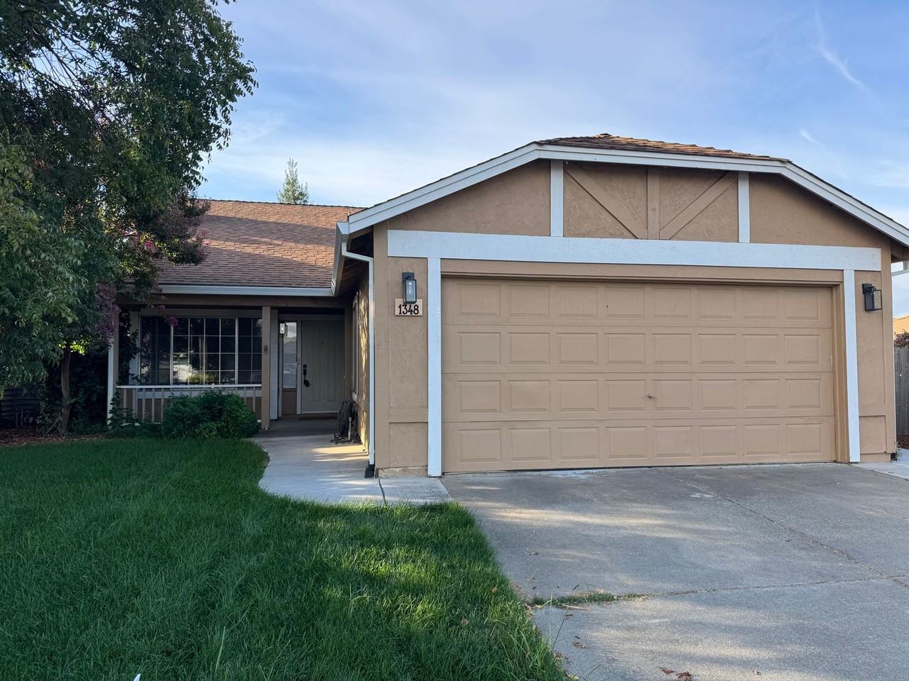 1348 E Gum Ave - Photo 3 of 22