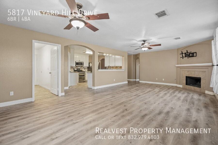 5817 Vineyard Hill Dr - Photo 3 of 24