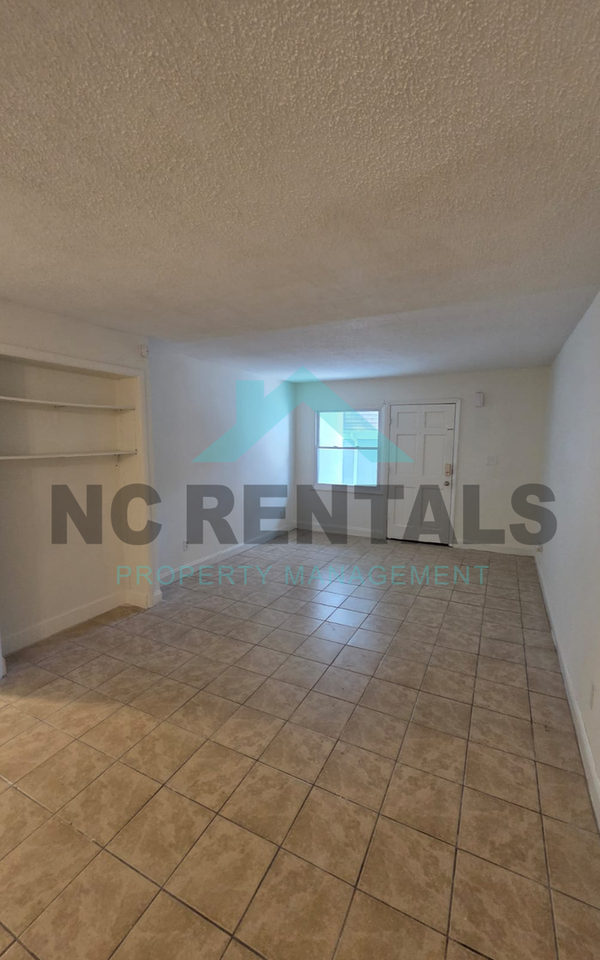 7000 Longstreet Dr #C - Photo 4 of 33