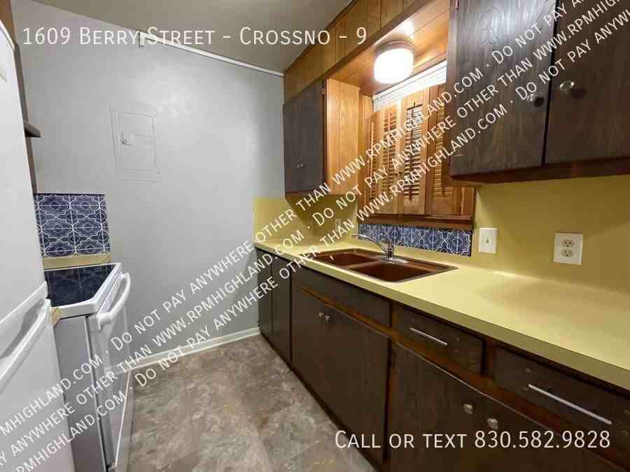 1609 Berry St #9 - Photo 5 of 18