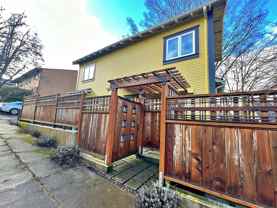 417 Se 19th Ave - Photo 1 of 1