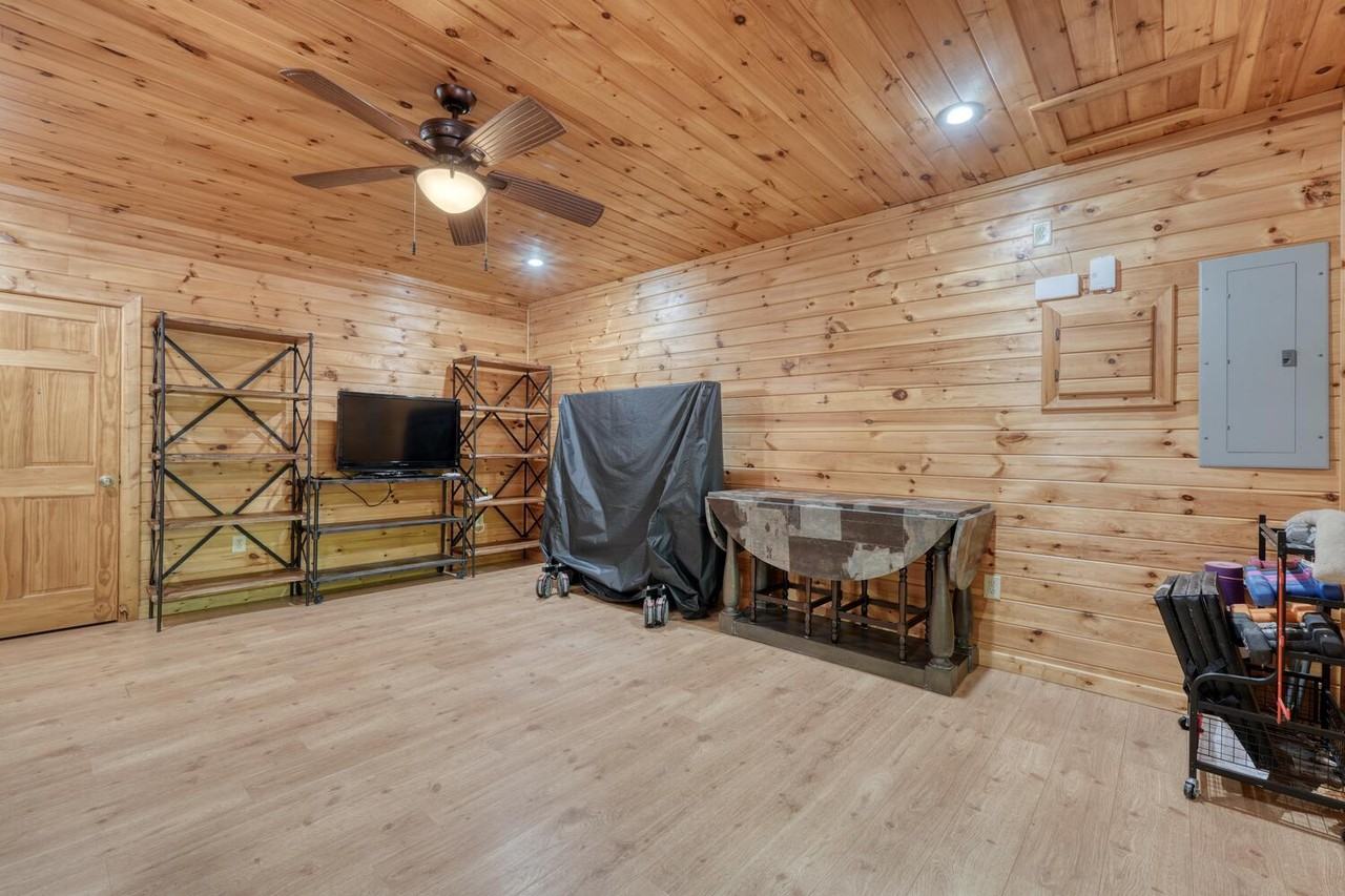 182 Majestic Way - Photo 2 of 21