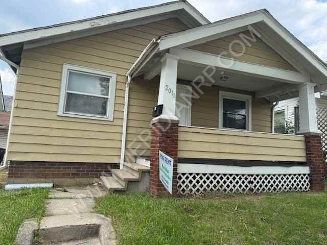 2011 Andrew St - Photo 3 of 11