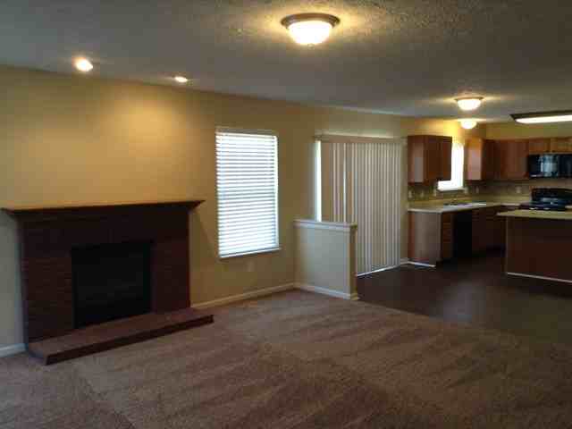 2051 Westborough Dr - Photo 3 of 15