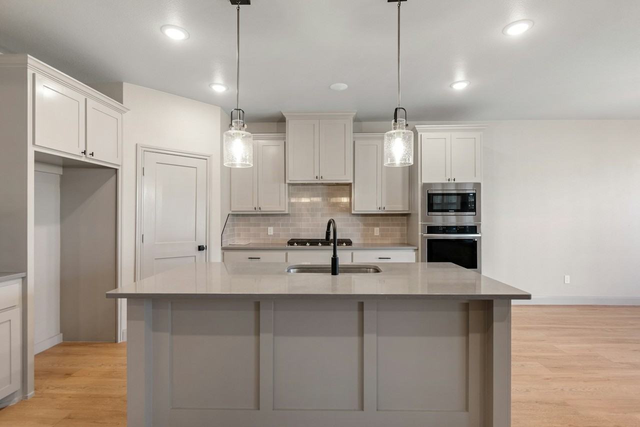 2802 134th Street - Photo 5 of 27