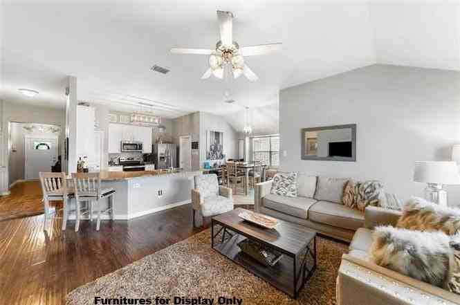 2644 Calmwater Dr - Photo 4 of 19
