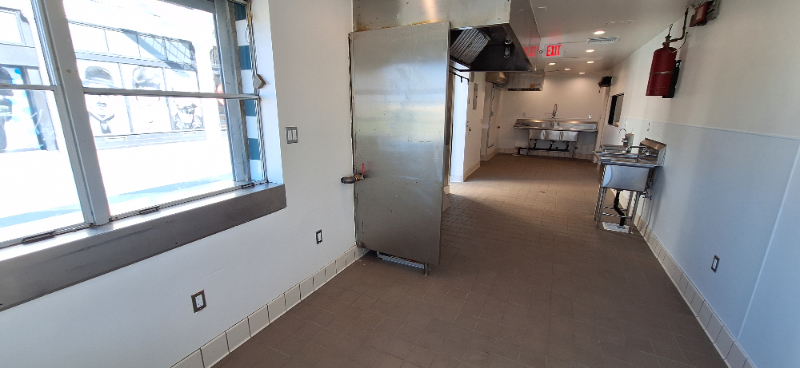 1301 Ocean Front Walk #1 - Photo 5 of 13