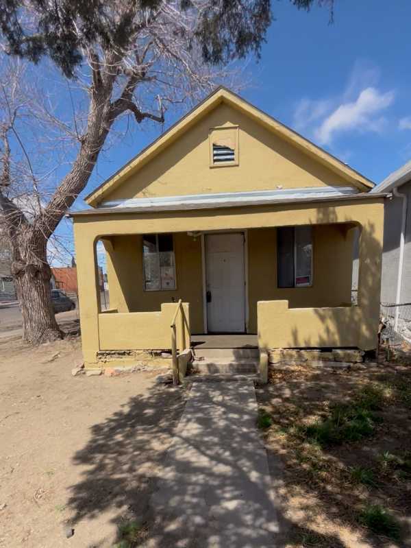 801 E 7th St - Photo 2 of 3