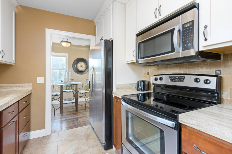 1143 N 24th St - Photo 4 of 7