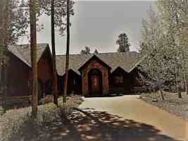 featured image of 464 Silver Cir