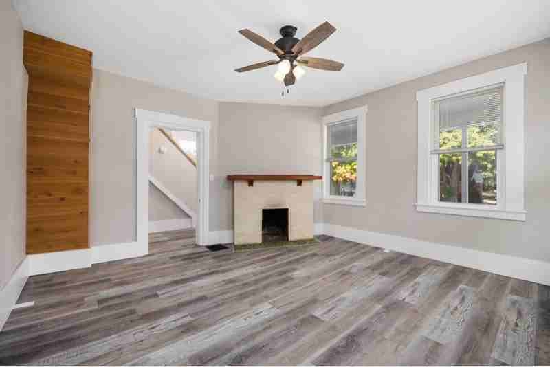 104 E Jefferson St - Photo 3 of 16