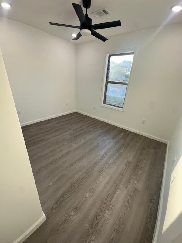 105 Weston Cv - Photo 2 of 13