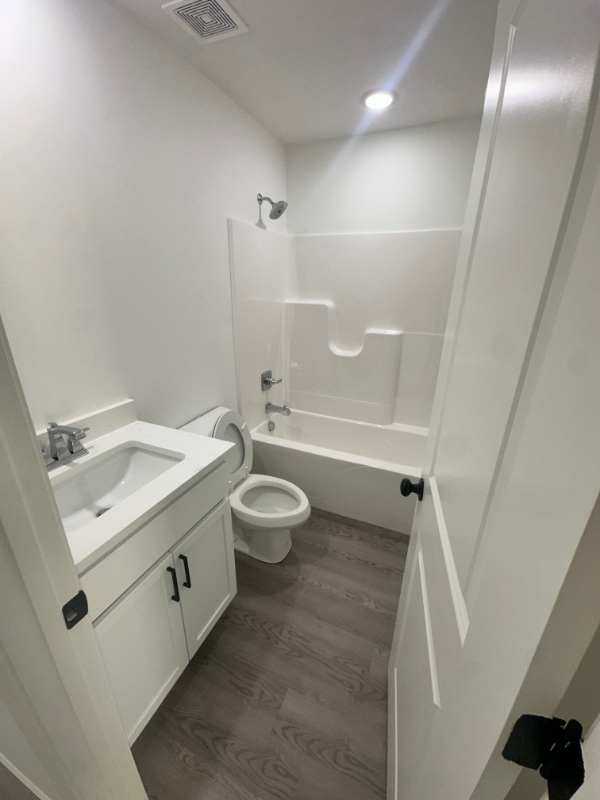 105 Weston Cv - Photo 3 of 13