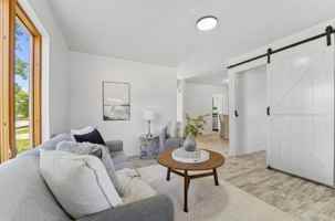 featured image of 521 E 2nd St