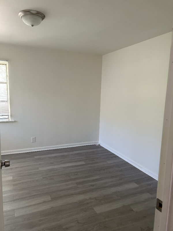 8045 Busiek Ave - Photo 4 of 17